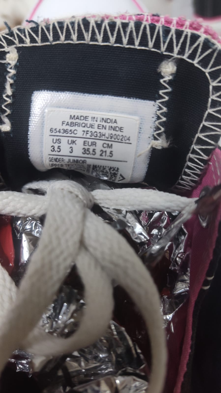 Converse junior EU 35.5 size label made in India
