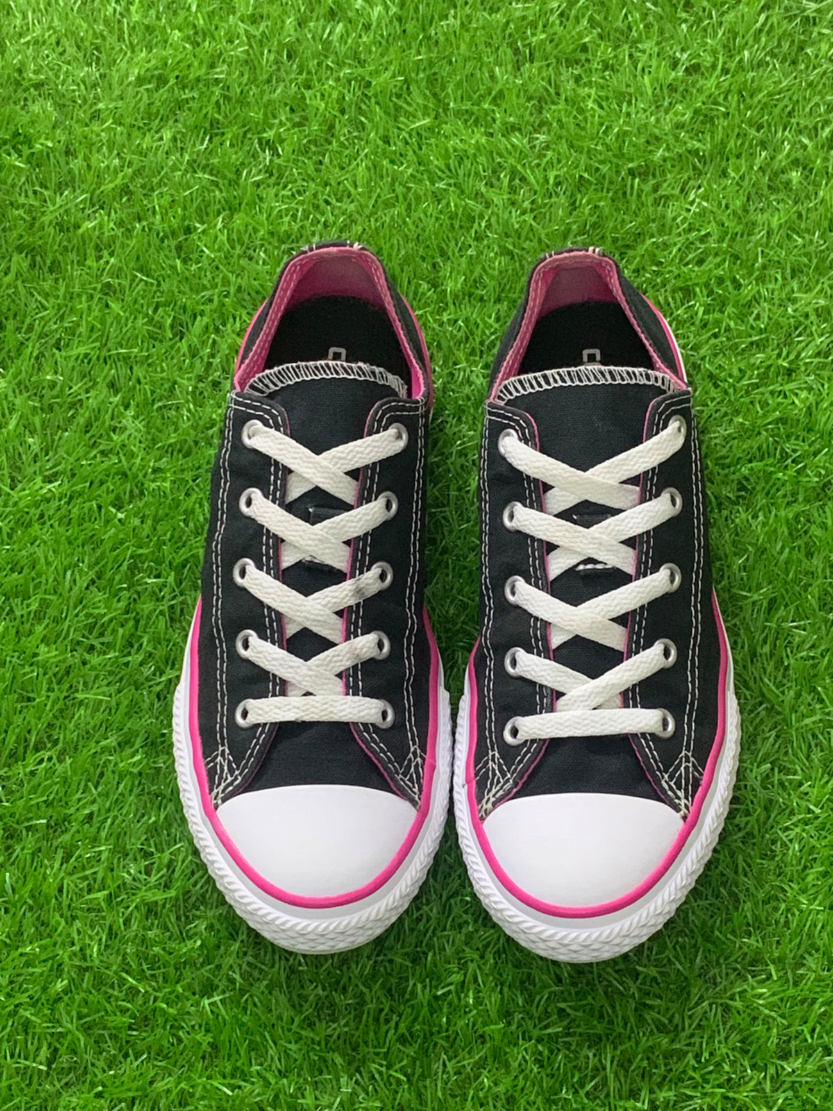 Converse black pink junior low-top pair original front photo
