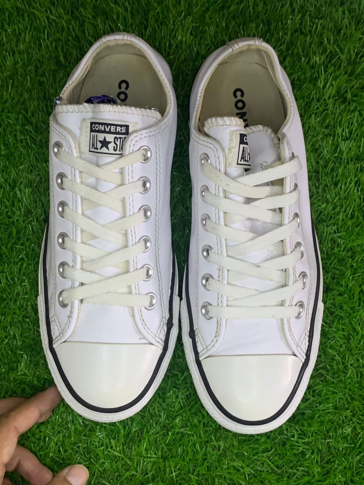 Converse Chuck Taylor Low White Leather - Front