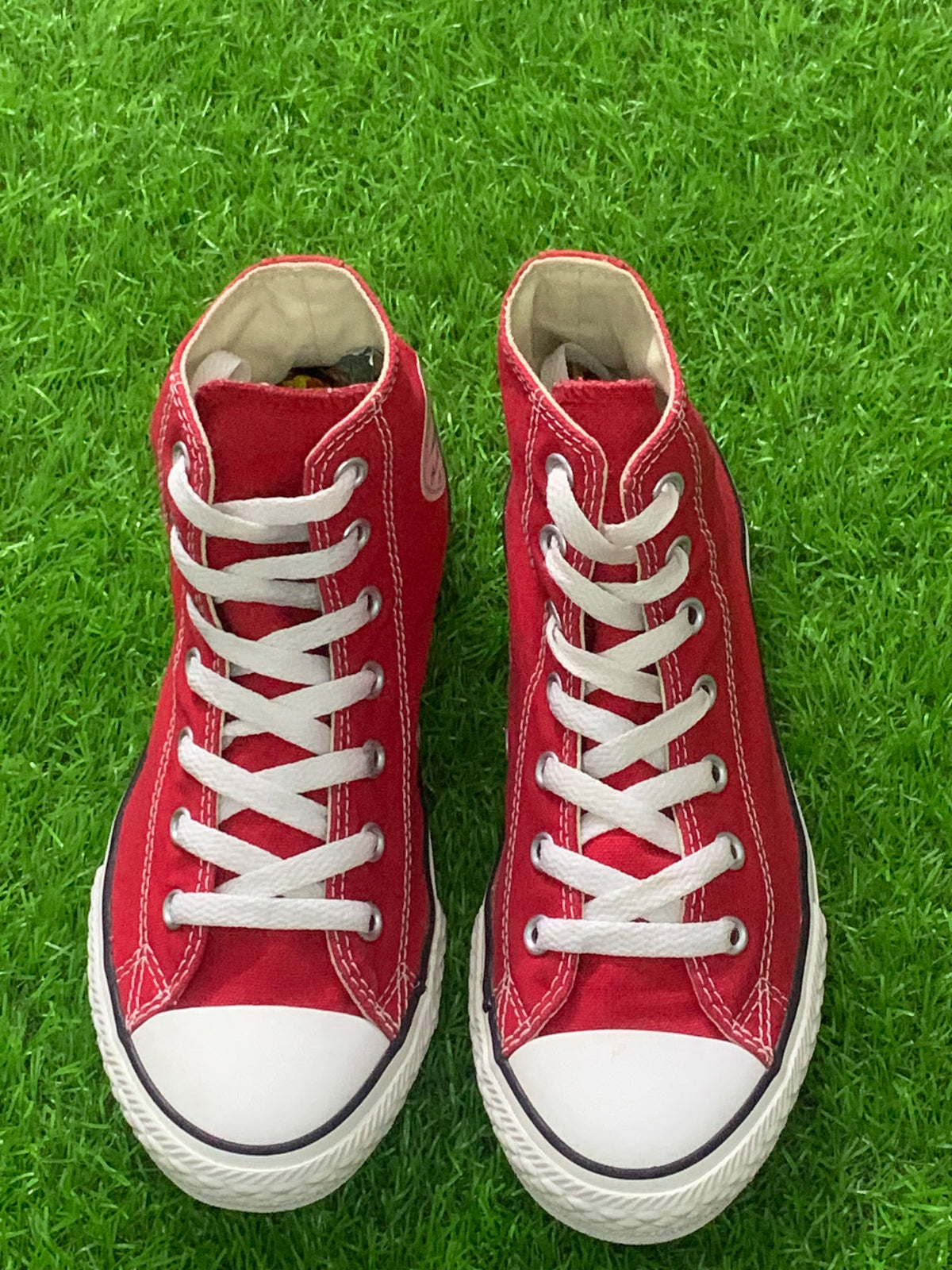 Converse red youth high-top pair front view EU 34