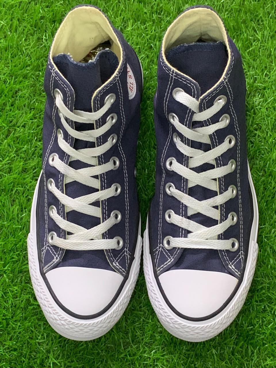 Brand new Converse Chuck Taylor All Star navy blue high top EU 39 front view