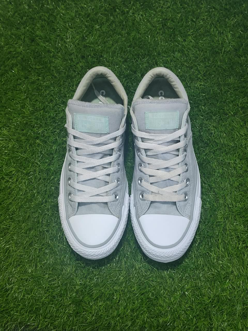 Converse Chuck Taylor All Star Low Top Silver Grey Women EU 39 - Front View