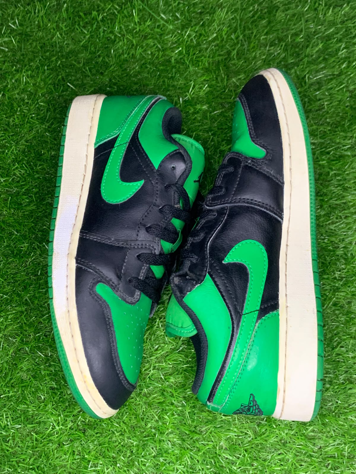 Nike Air Jordan 1 Low Lucky Green Black - Front