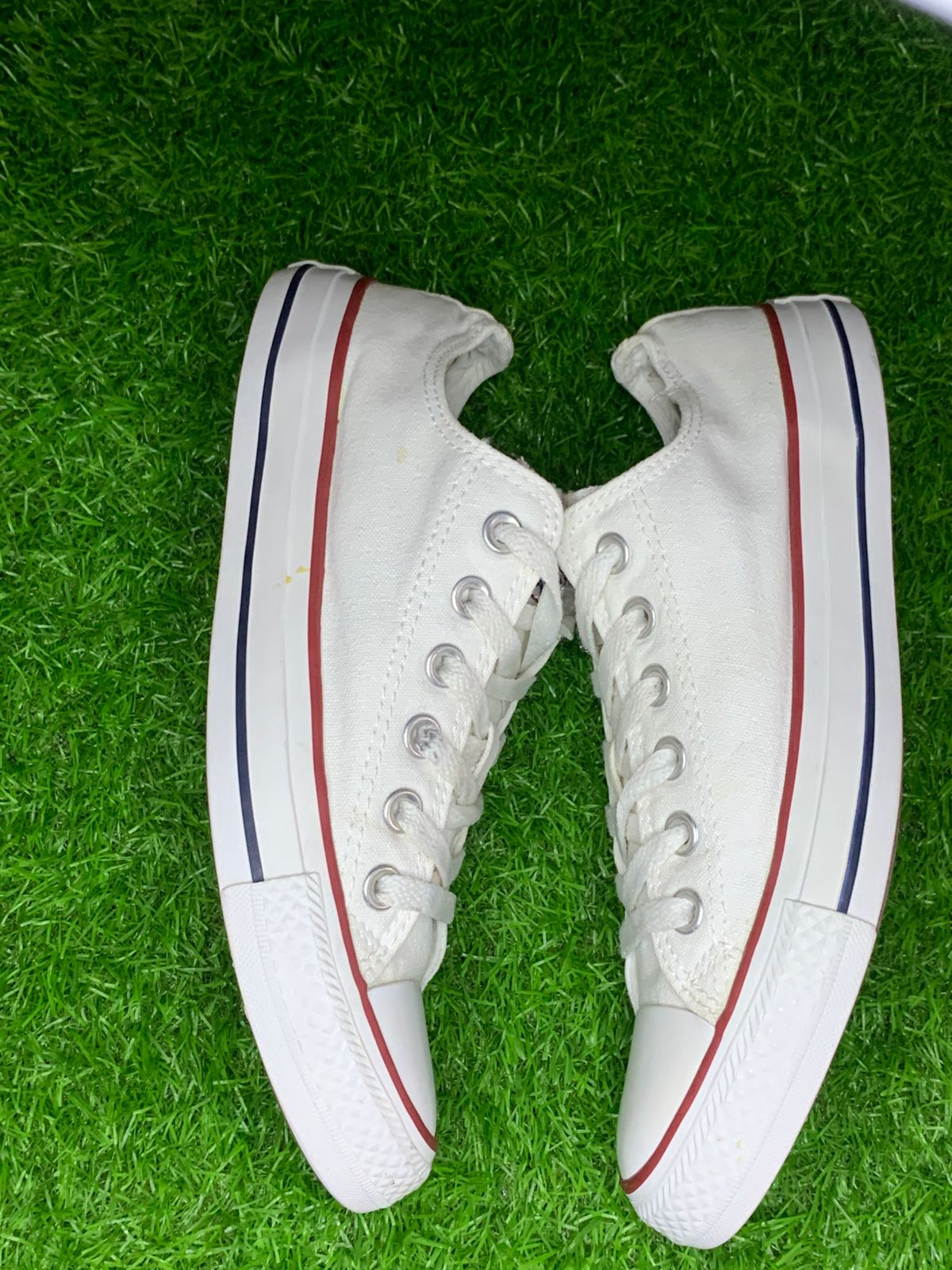 Converse Chuck Taylor All Star Low Top White - Side View 2