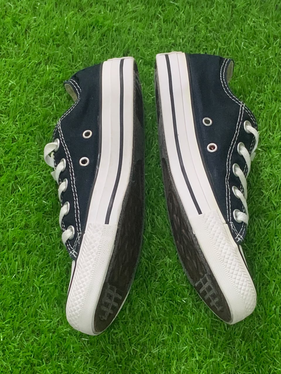 Converse sneaker size label showing EU 36.5