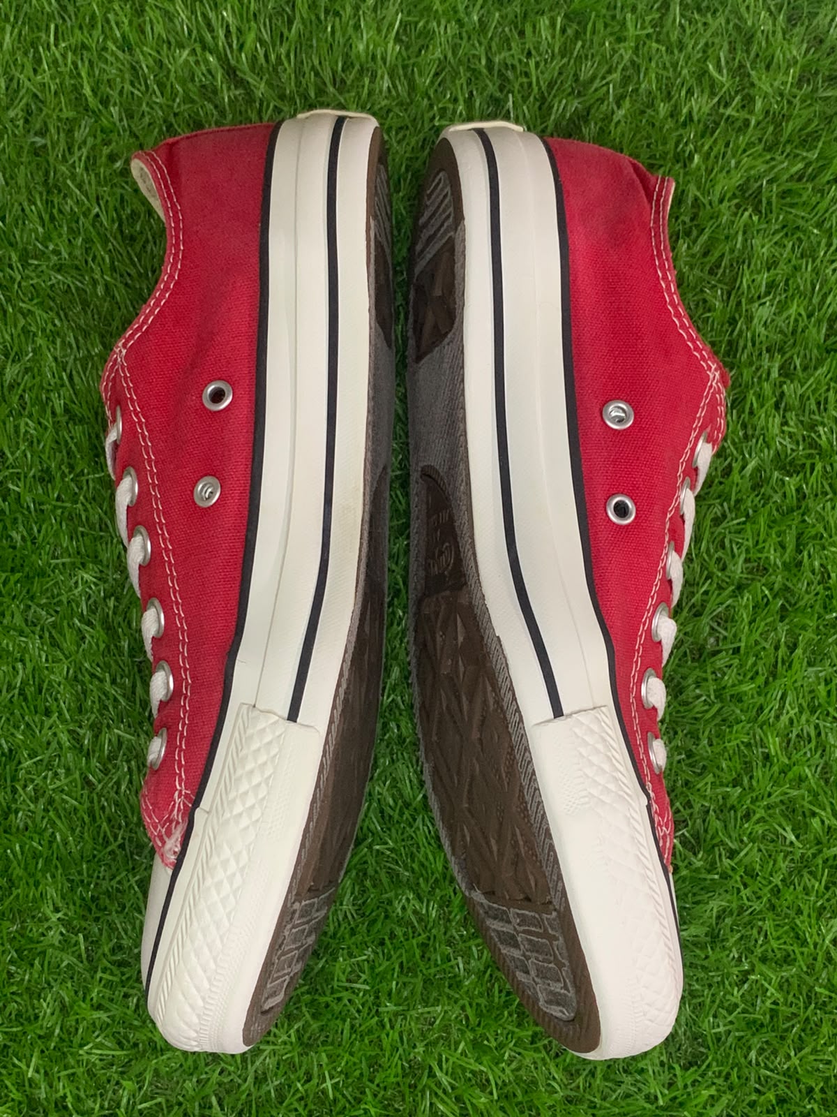 Converse Chuck Taylor Low Red Canvas - Sides 2