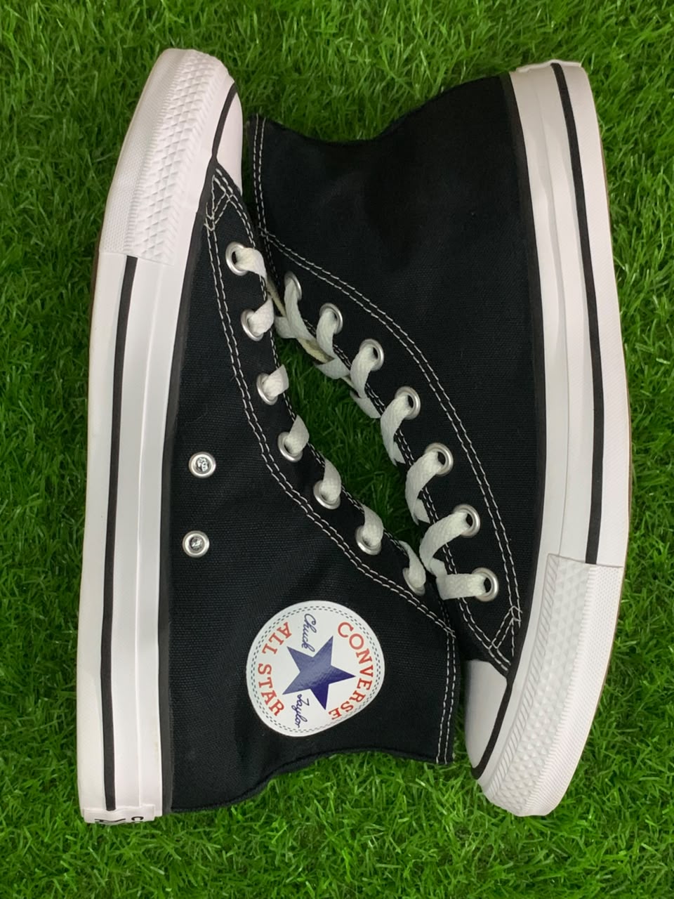 Converse Chuck Taylor High Top Black - Side view 2