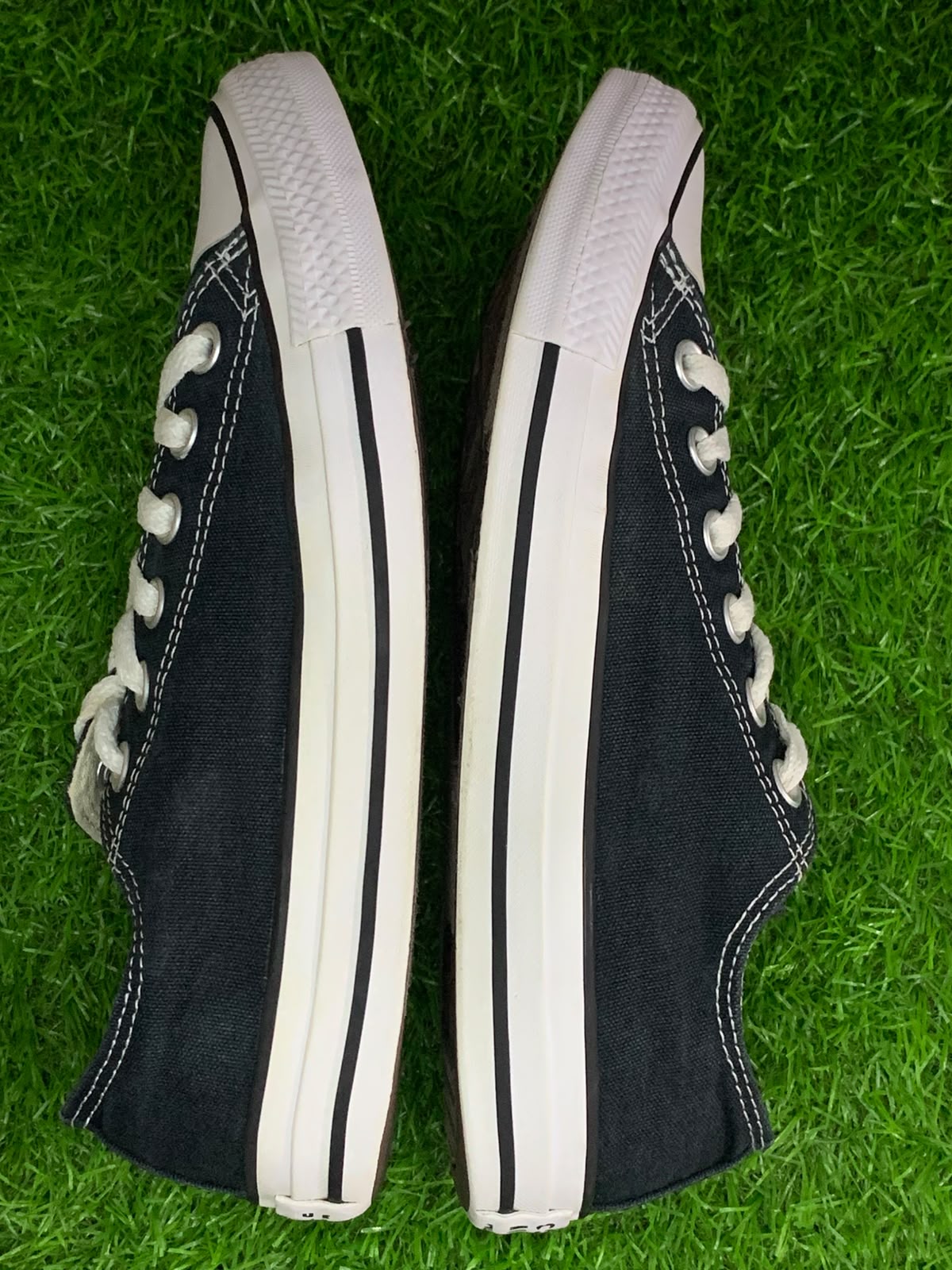 Converse Chuck Taylor All Star Low Top Black - Side View 2