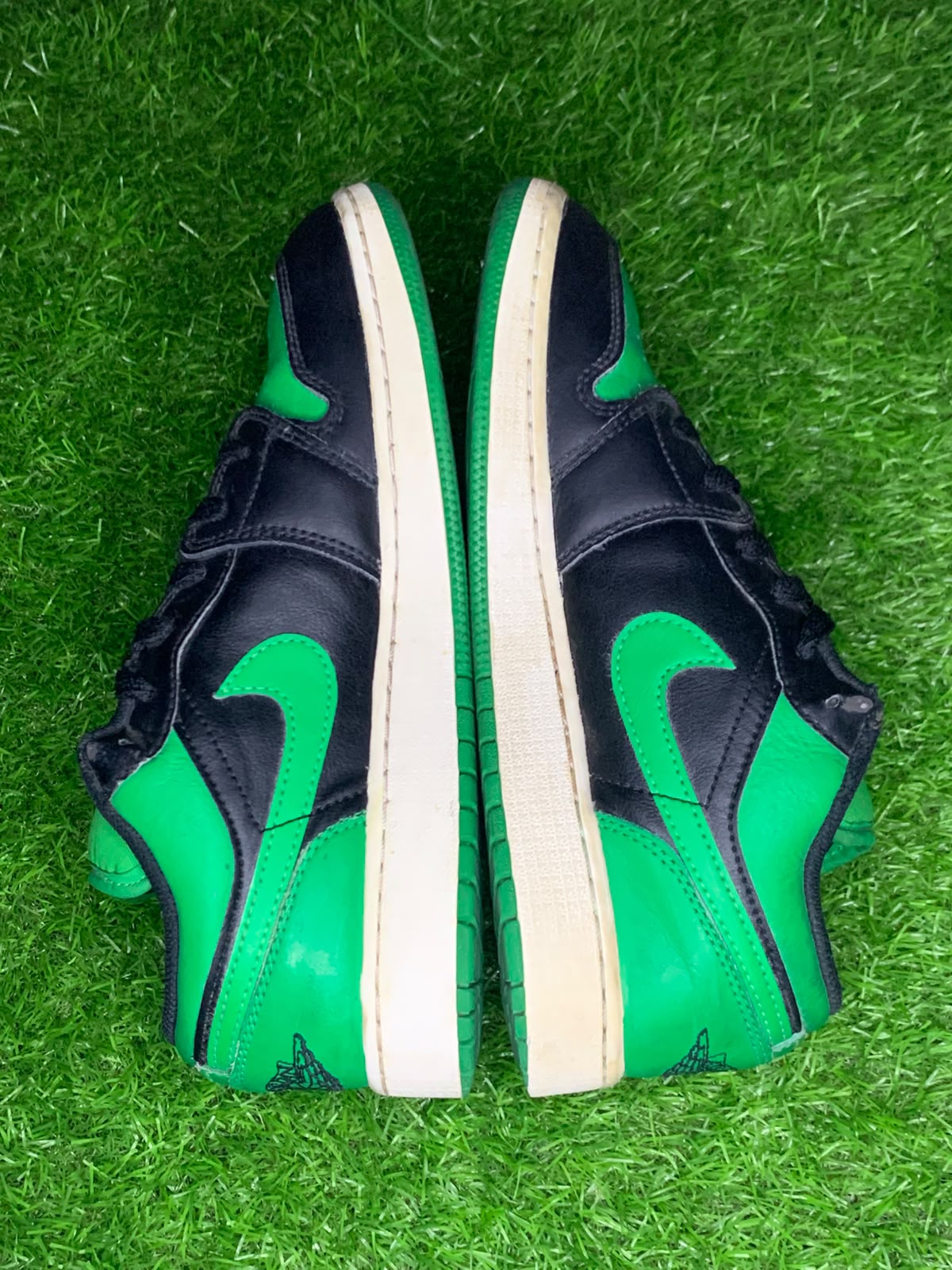 Nike Air Jordan 1 Low Lucky Green Black - Sides