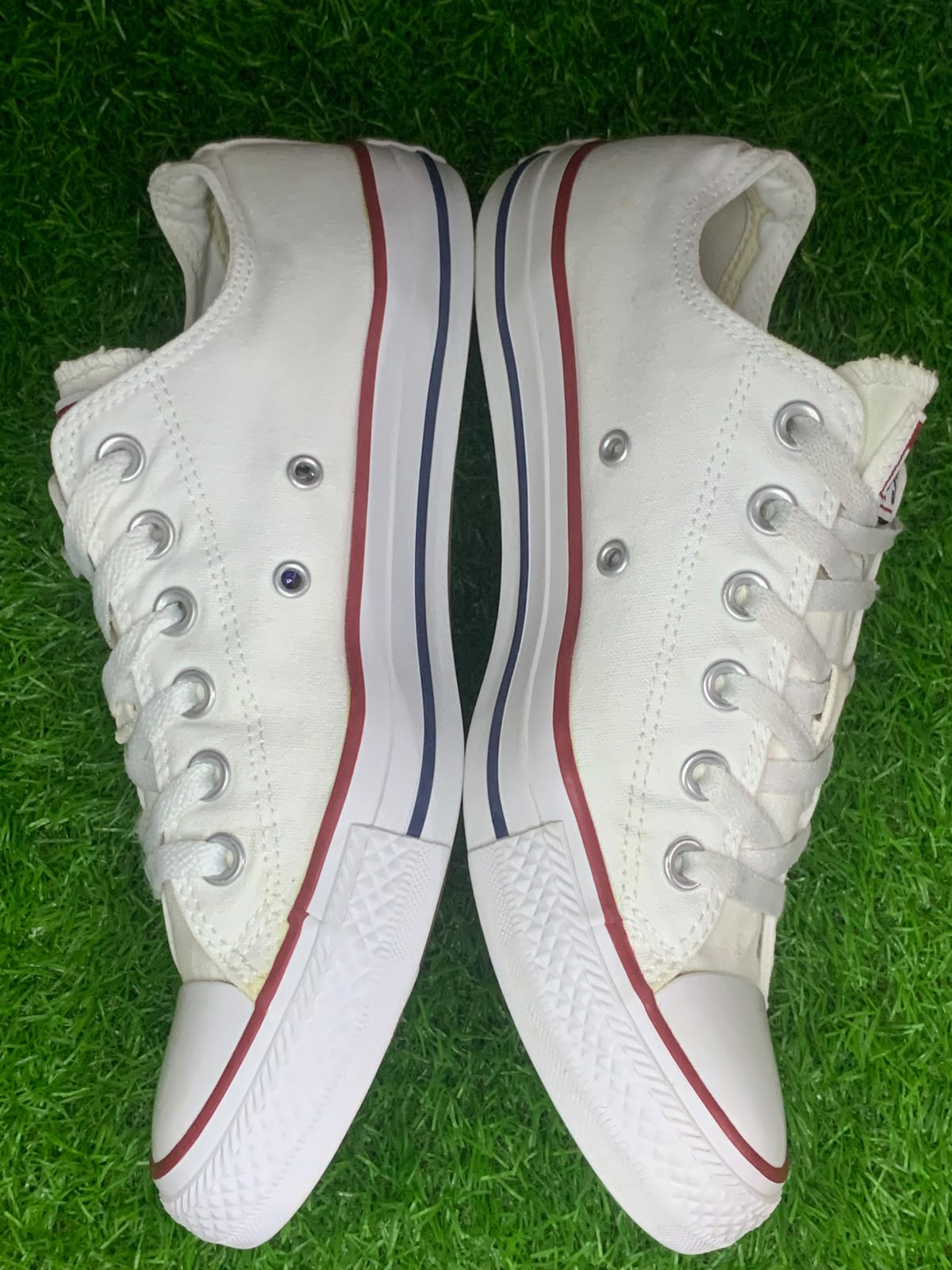 Converse Chuck Taylor Low Top White – Side view 1
