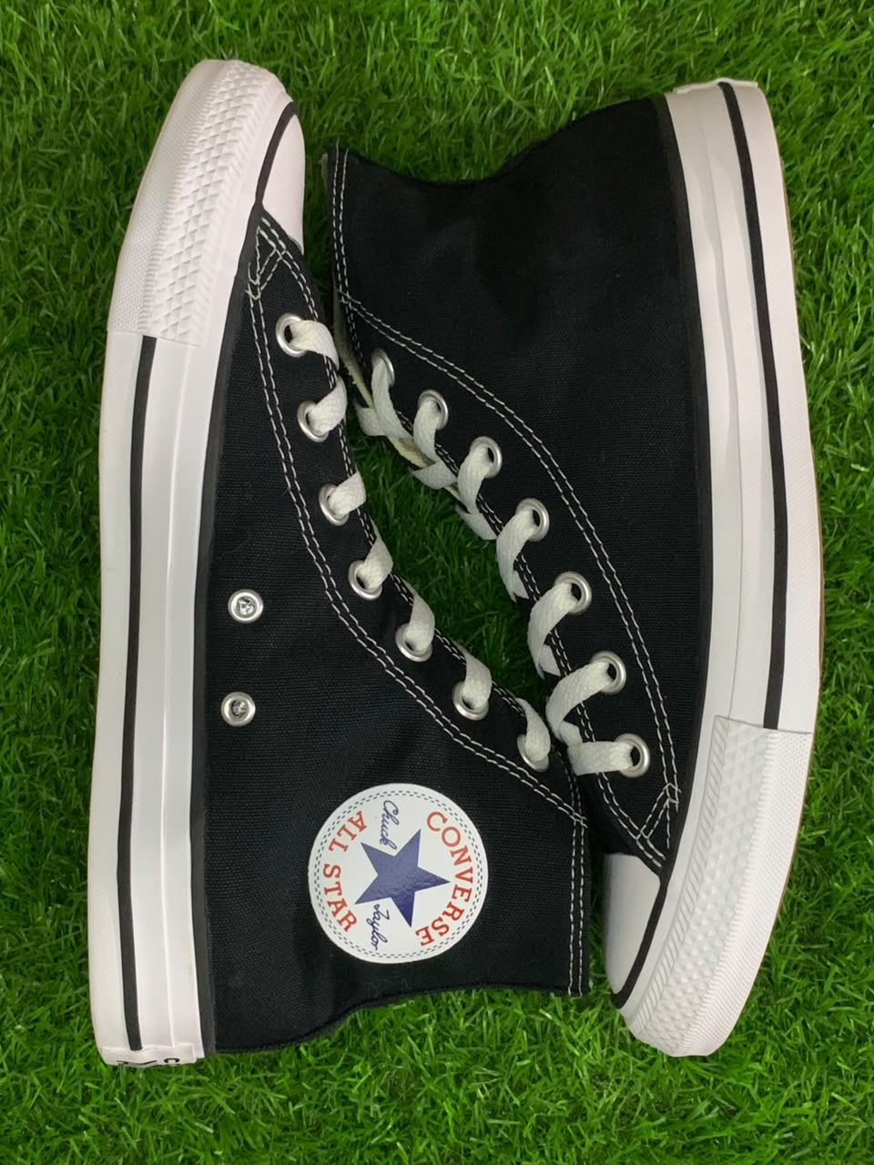 Converse Chuck Taylor High Top Black - Side view