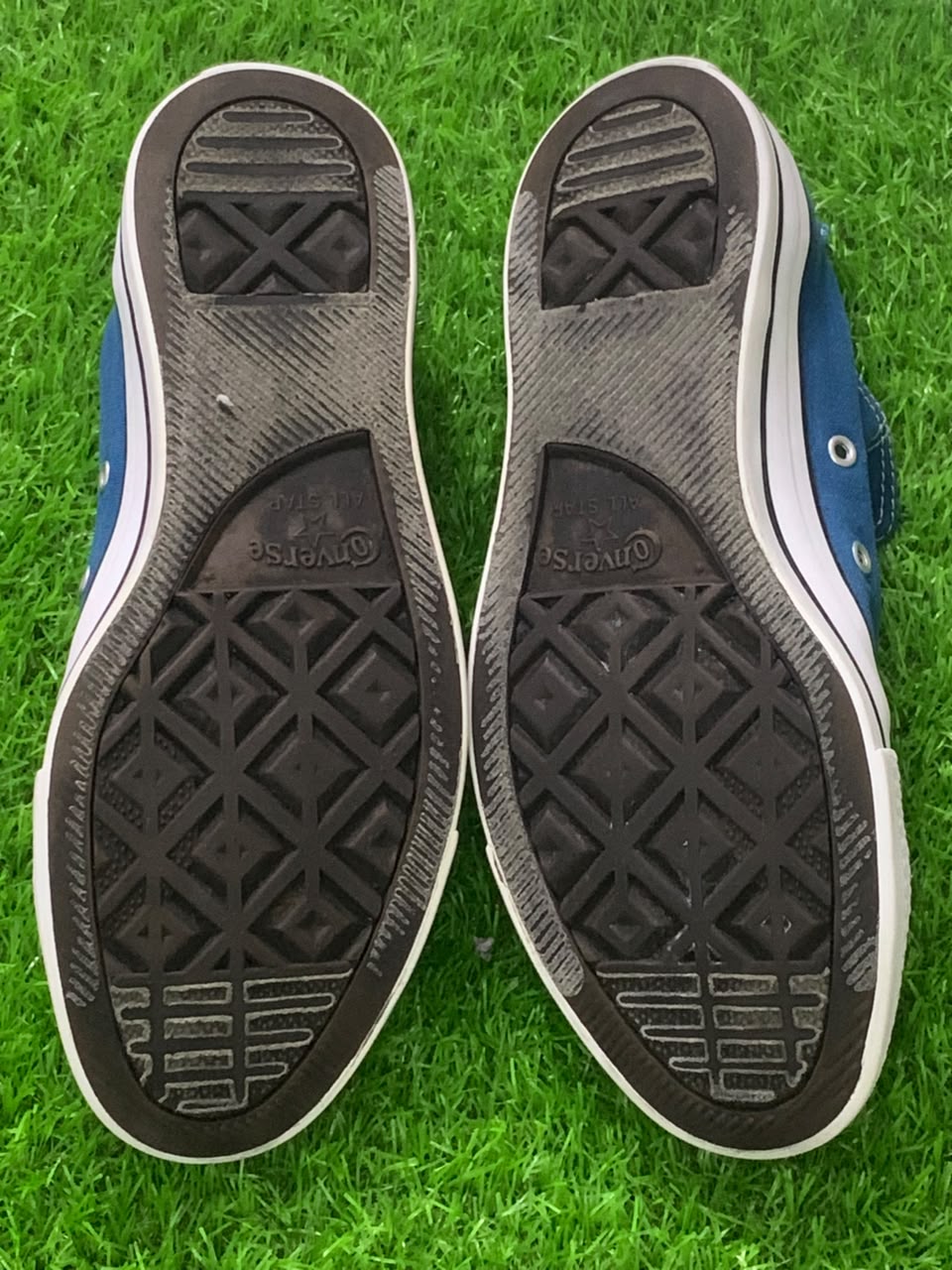 Preloved Converse Chuck Taylor EU 41.5 rubber outsole wear