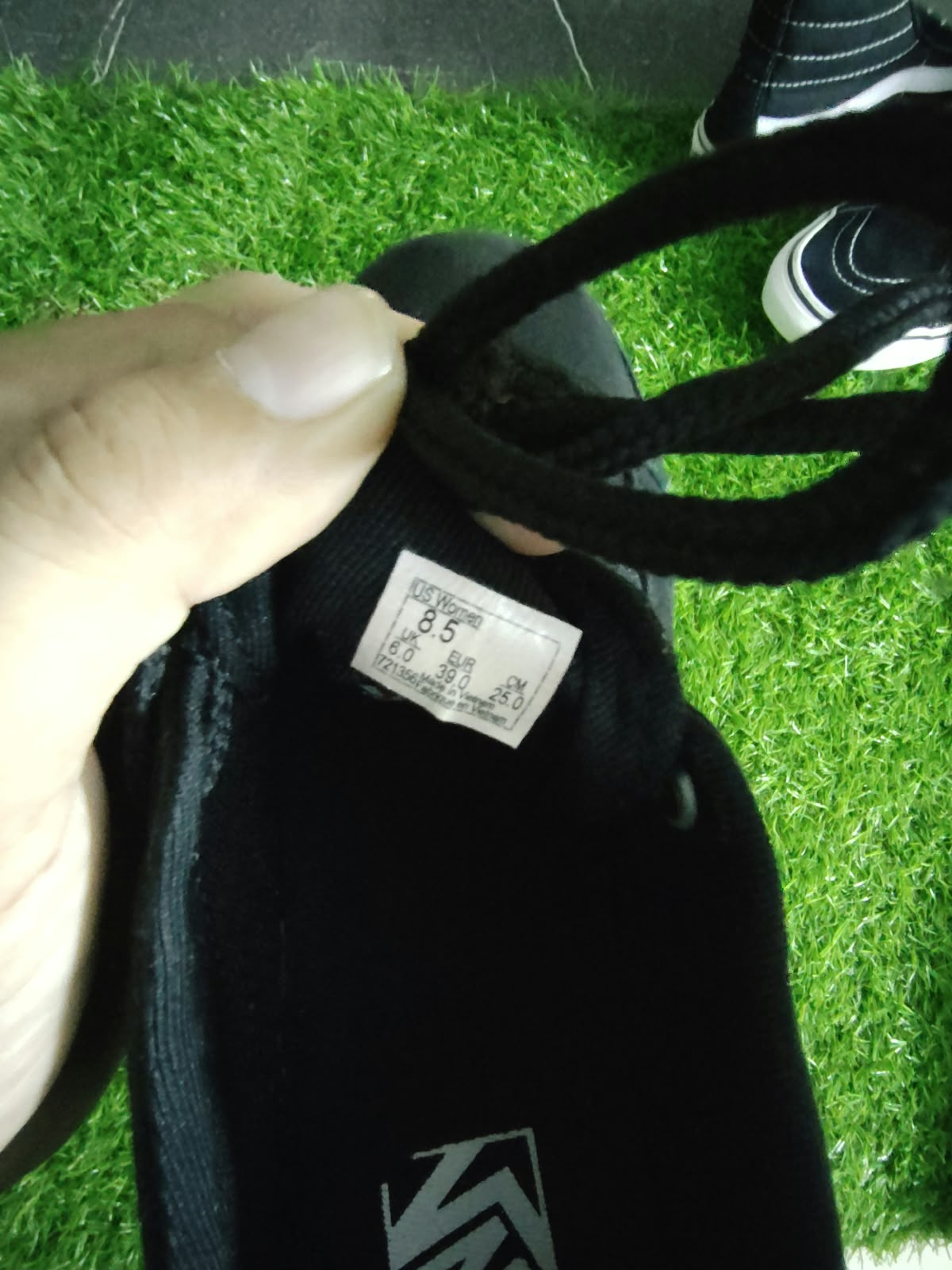 Vans size label - Women US 8.5 / EU 39