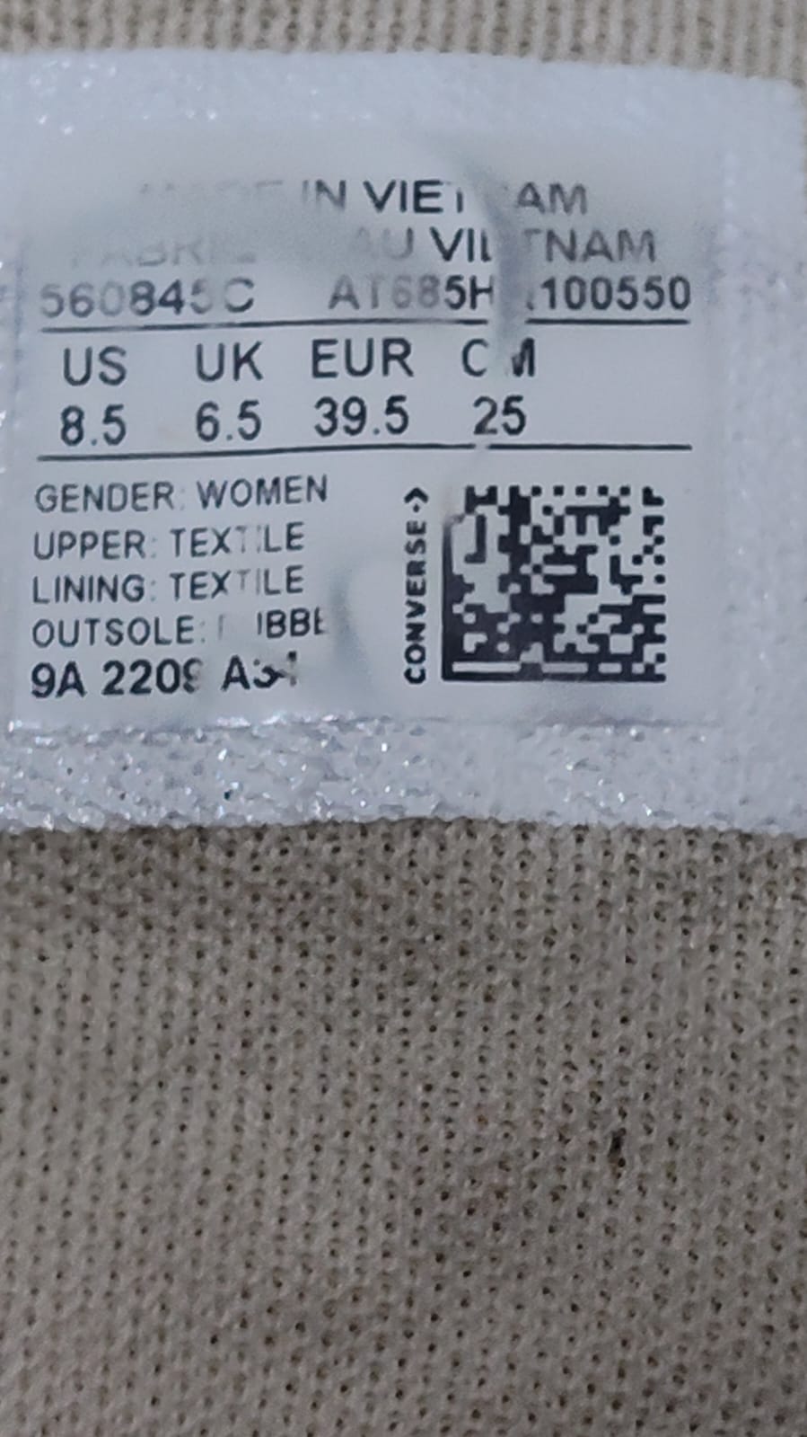Converse women size tag US 8.5 UK 6.5 EU 39.5 CM 25 made in Vietnam